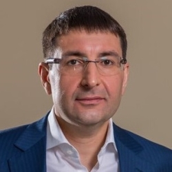 Дмитрий Гусев