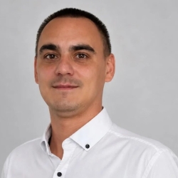 Данила Янин